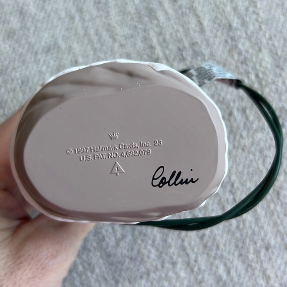 Hallmark Light up blinking lighthouse Ornament - Picture 6 of 6